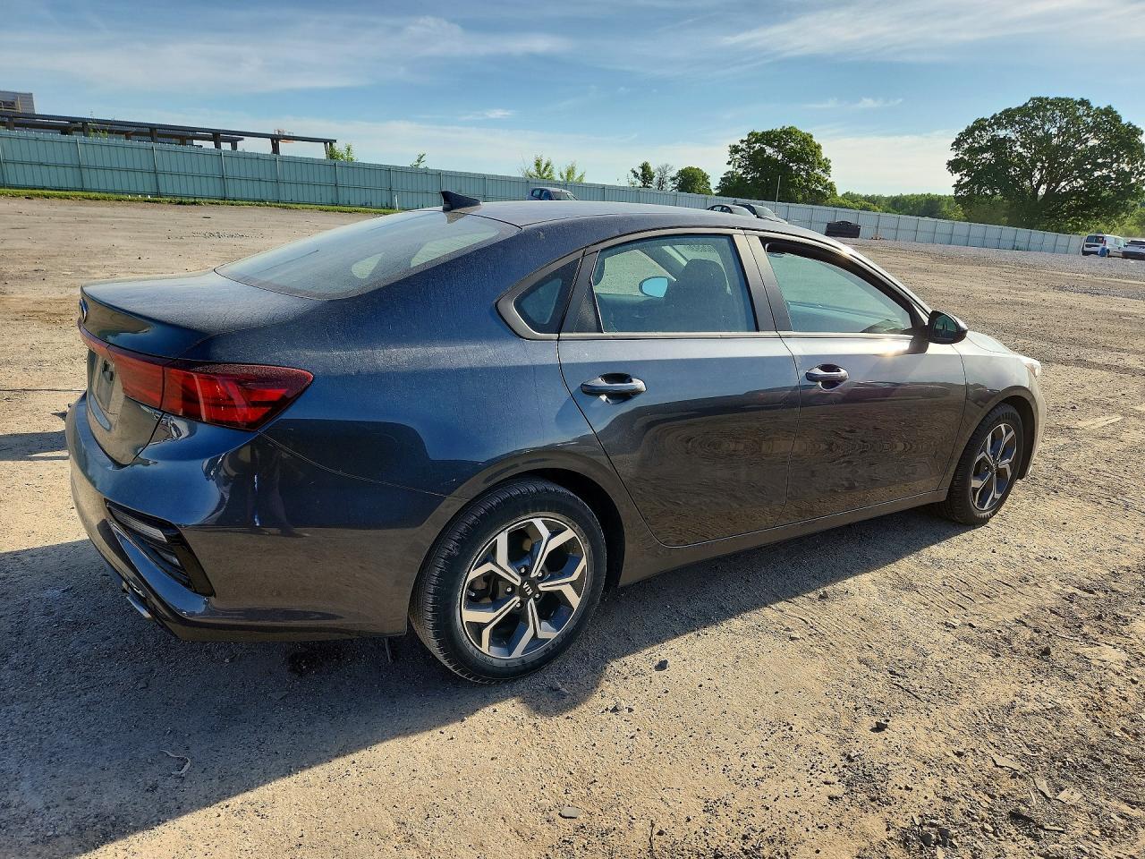 2019 Kia Forte Lxs - Фото 3