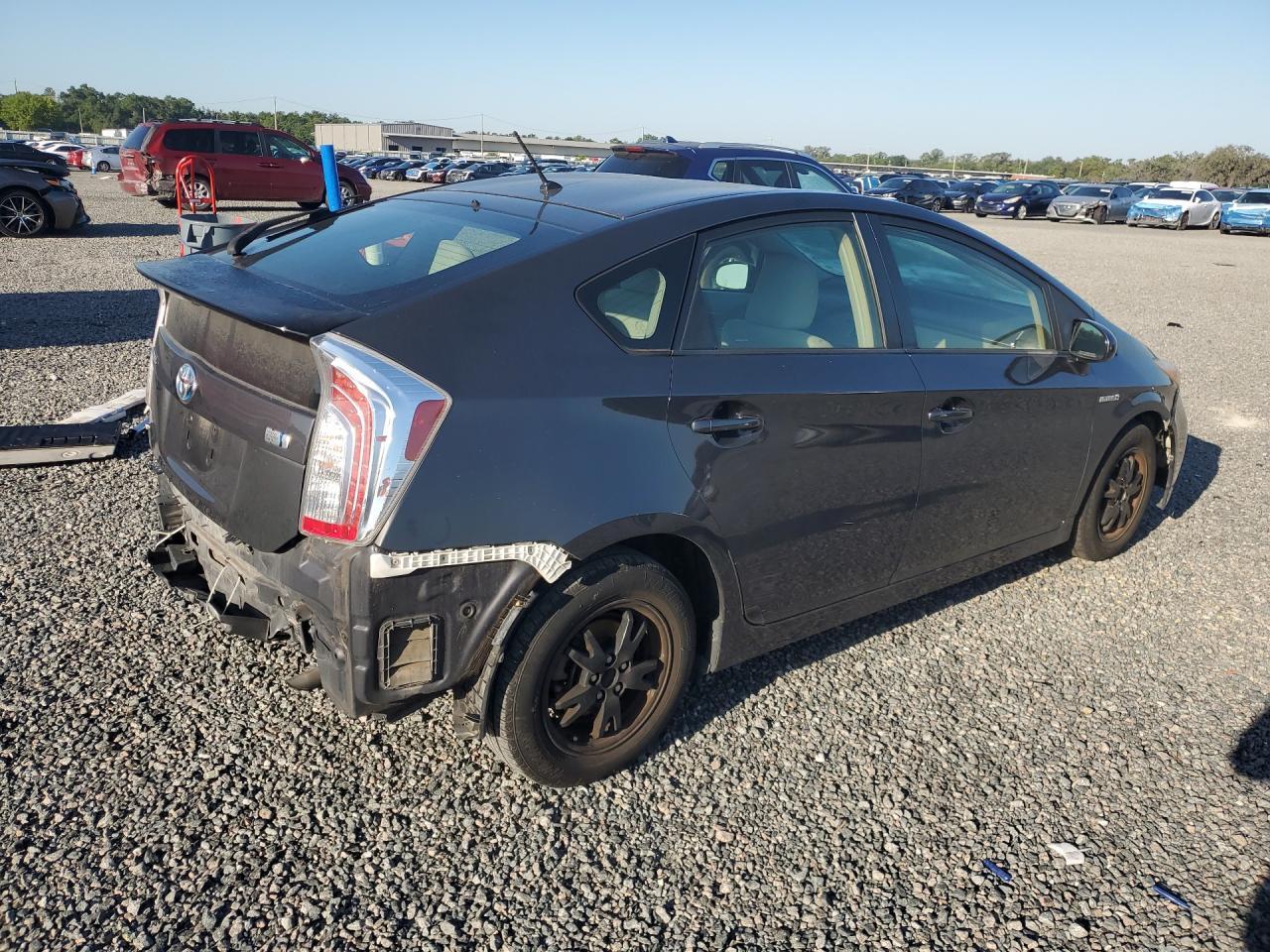 2015 Toyota Prius Two - Фото 3