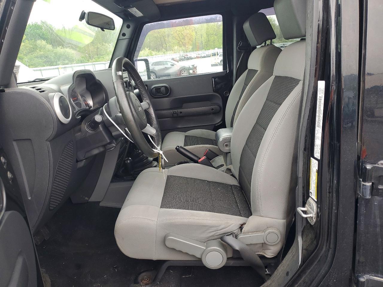 2010 Jeep Wrangler Unlimited Sahara - Фото 7