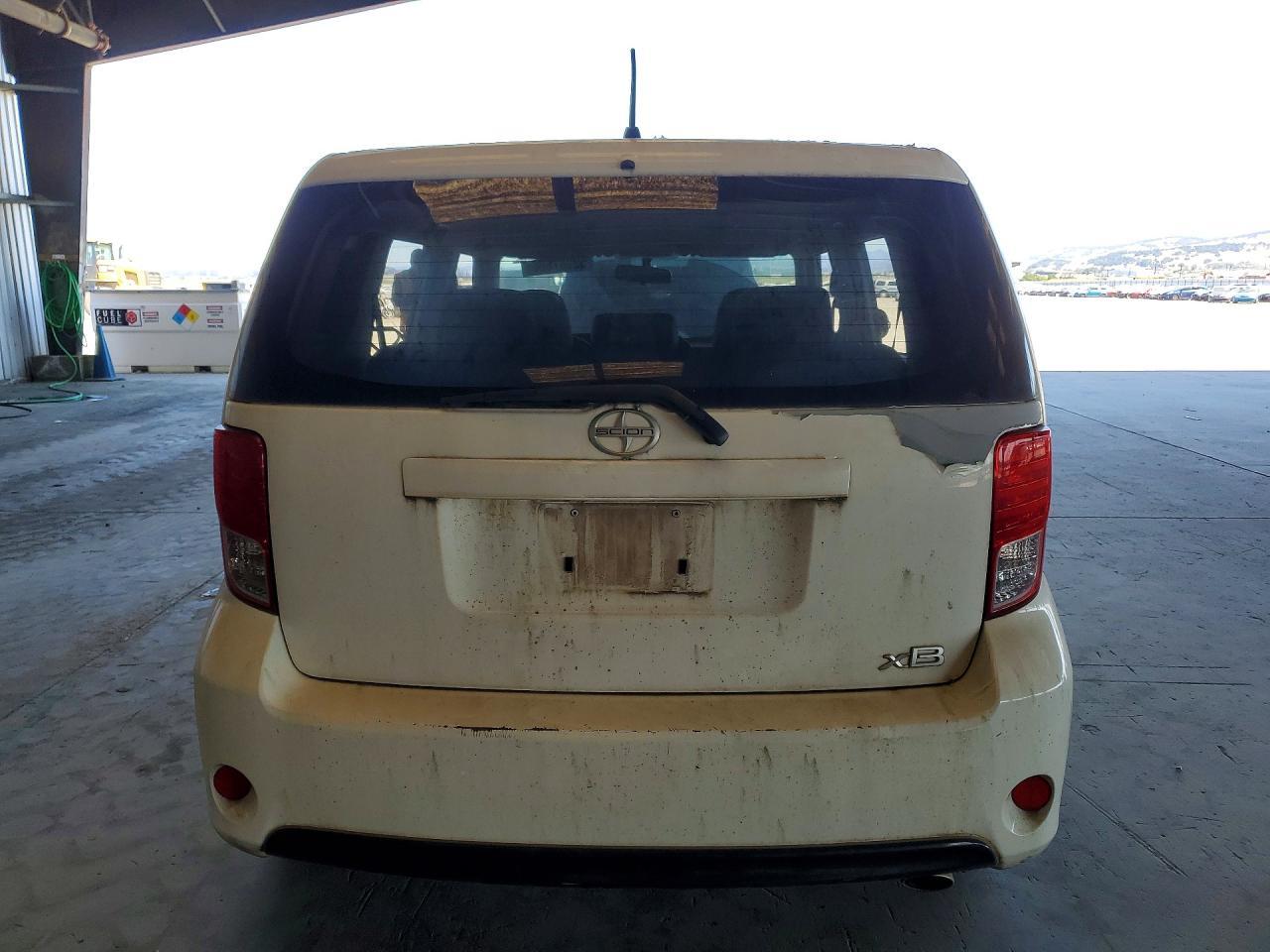 2013 Scion Xb Base - Фото 6