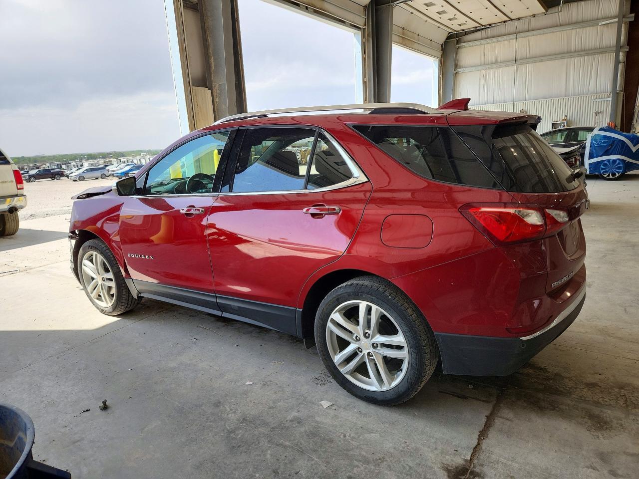 2020 Chevrolet Equinox Premier - Image 2