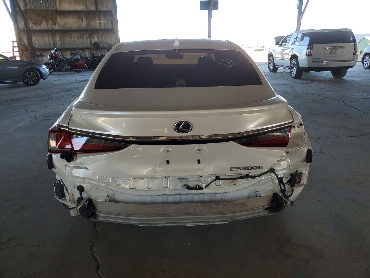 2019 Lexus Es 300H - Фото 6