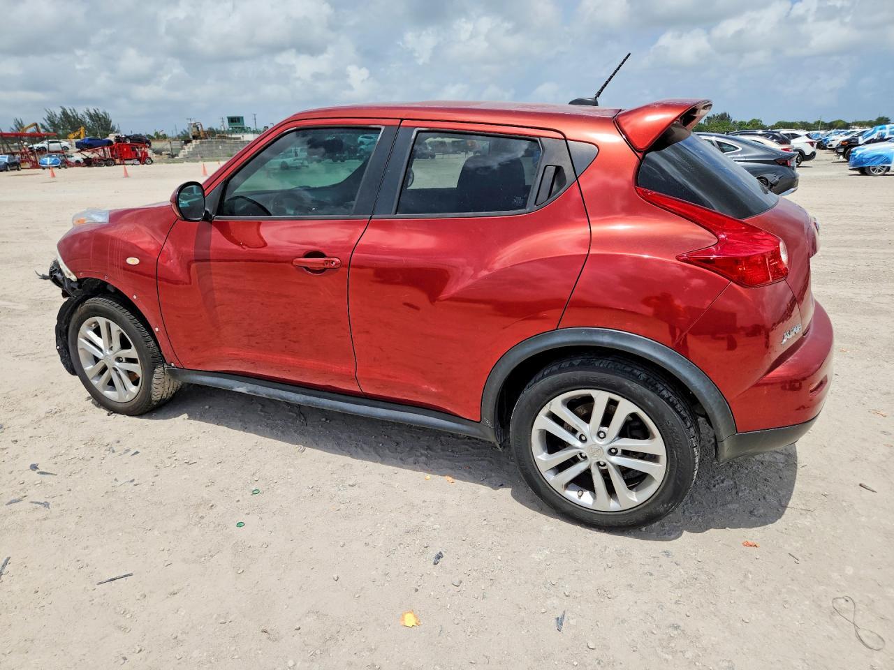 2011 Nissan Juke S - Image 2