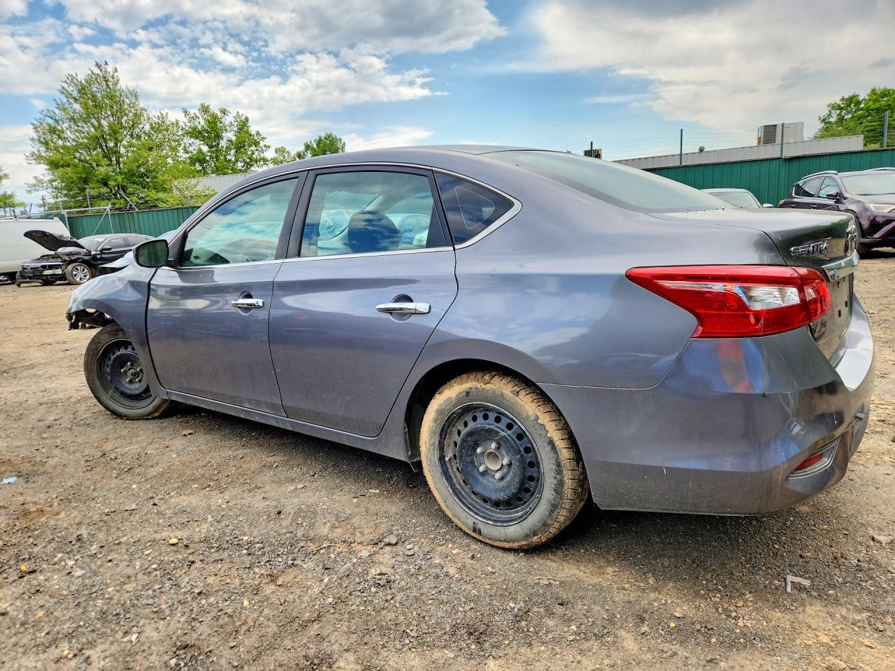 2019 Nissan Sentra S - Фото 2