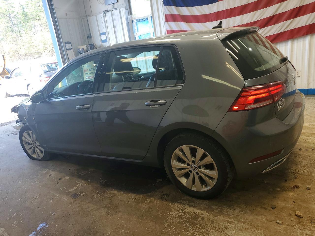 2021 Volkswagen Golf - Фото 2