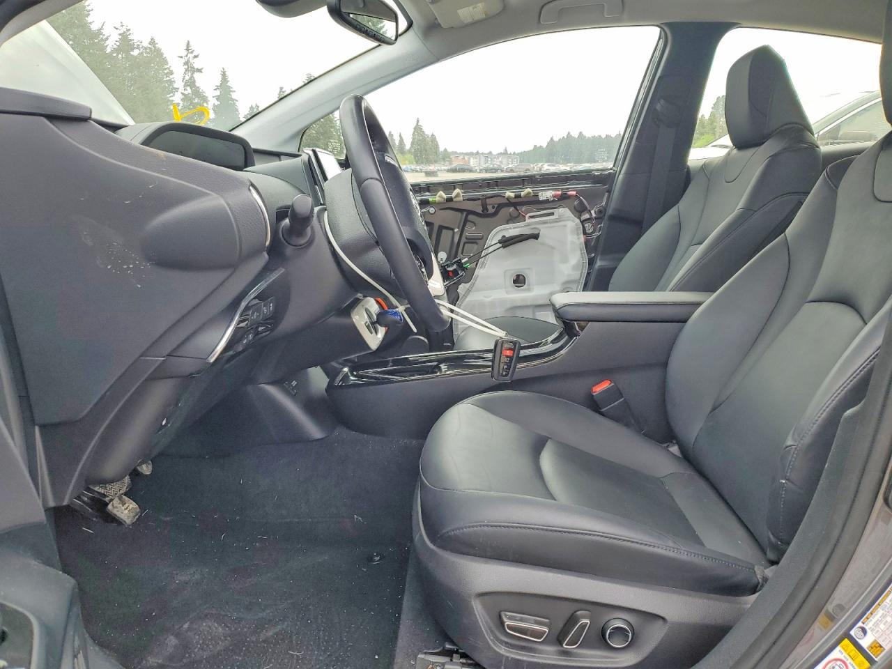 2017 Toyota Prius Prime Advanced - Image 7