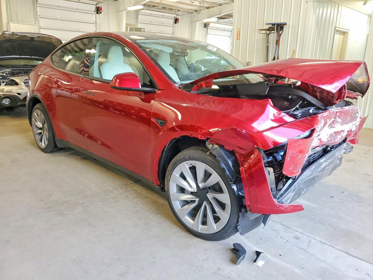 2026 Tesla Model Y - Фото 4
