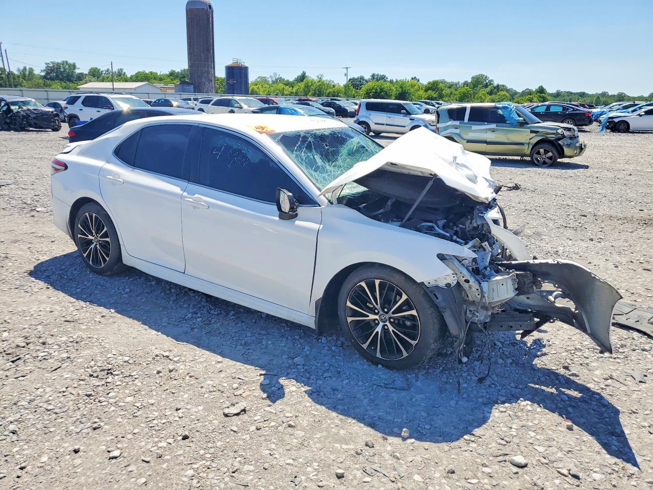 2018 Toyota Camry Se - Фото 4