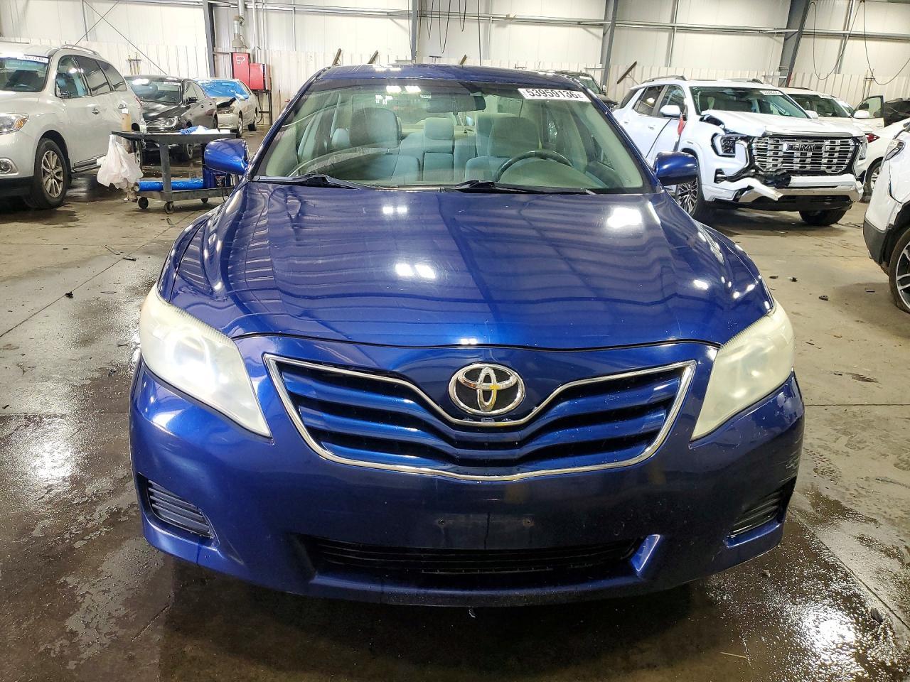 2010 Toyota Camry Le - Фото 5
