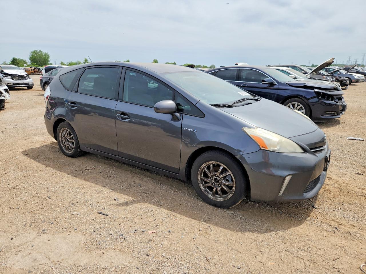 2013 Toyota Prius V Three - Image 4