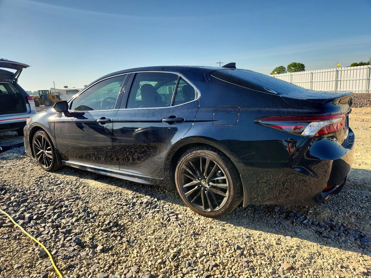 2021 Toyota Camry Xse - Фото 2
