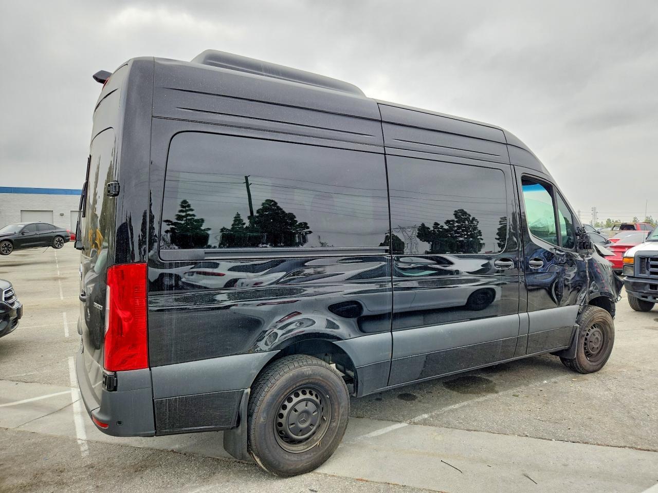 2025 Mercedes-Benz Sprinter - Фото 3