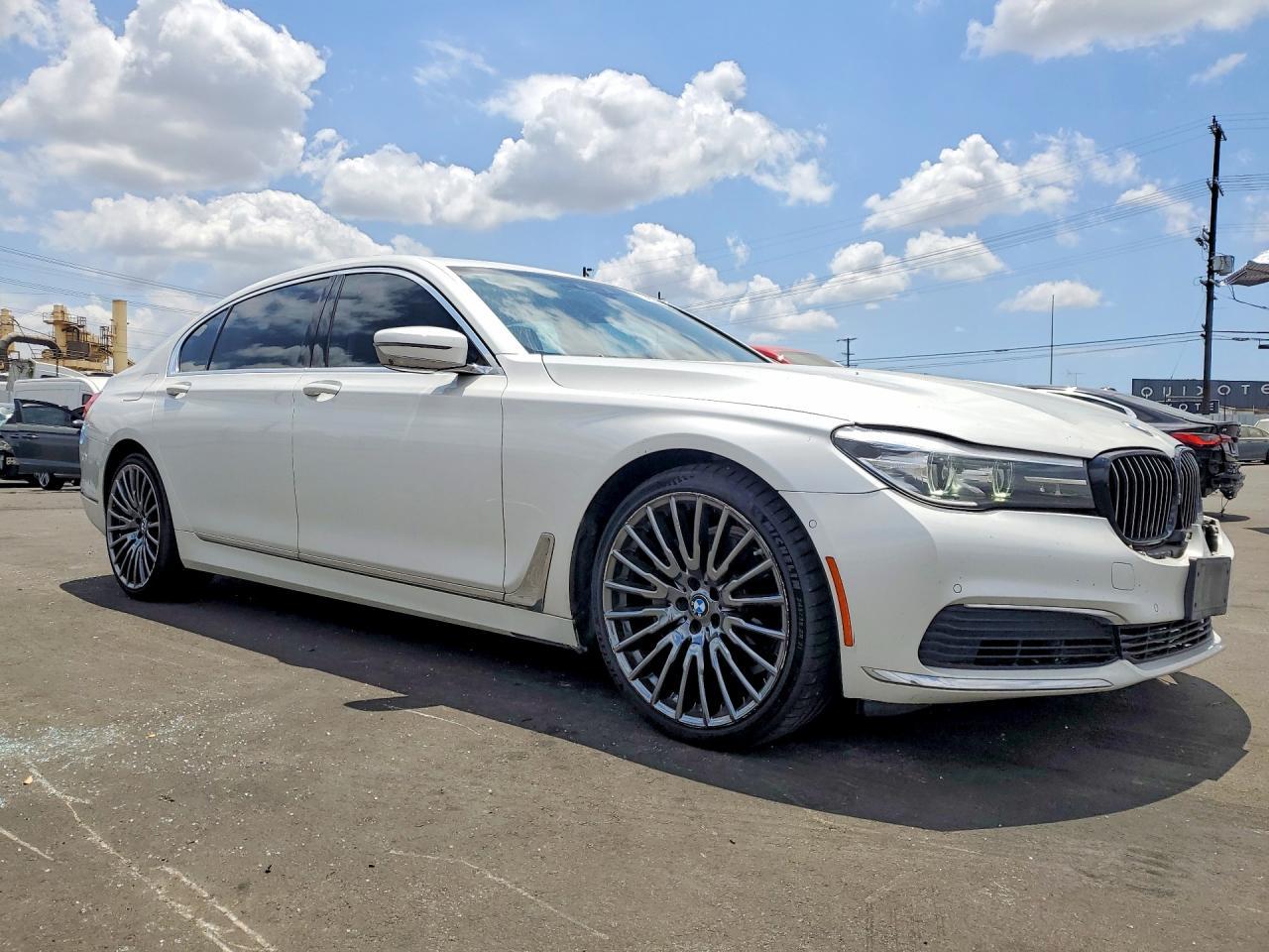 2019 BMW 740 I - Image 4