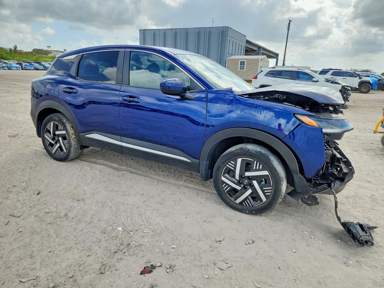2025 Nissan Kicks Sv - Image 4