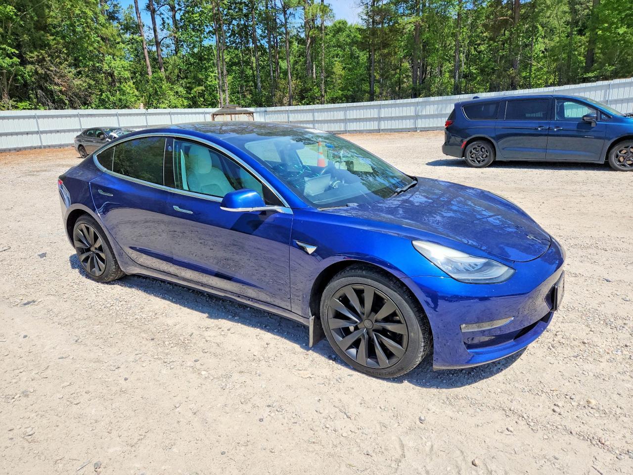 2018 Tesla Model 3 - Фото 4