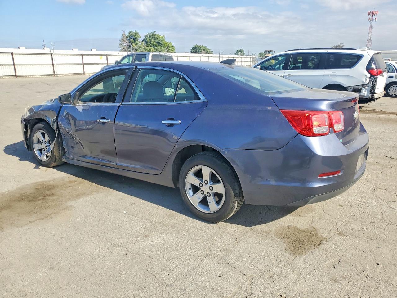 2015 Chevrolet Malibu Ls - Фото 2