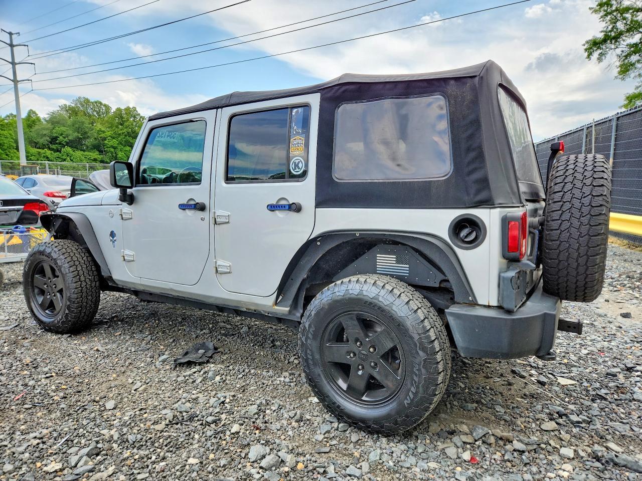 2010 Jeep Wrangler Unlimited Sport - Image 2
