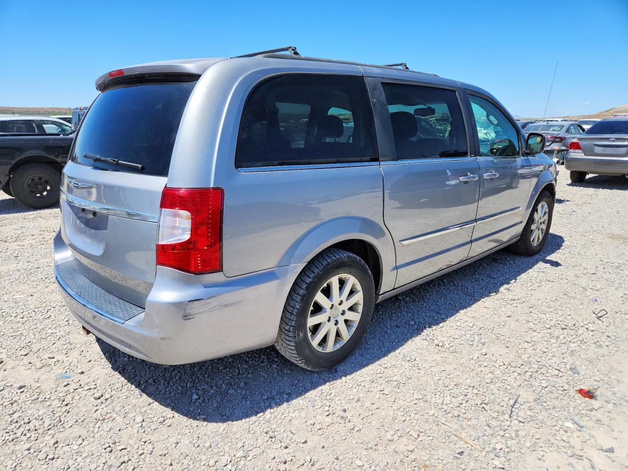 2014 Chrysler Town & Country Touring - Фото 3