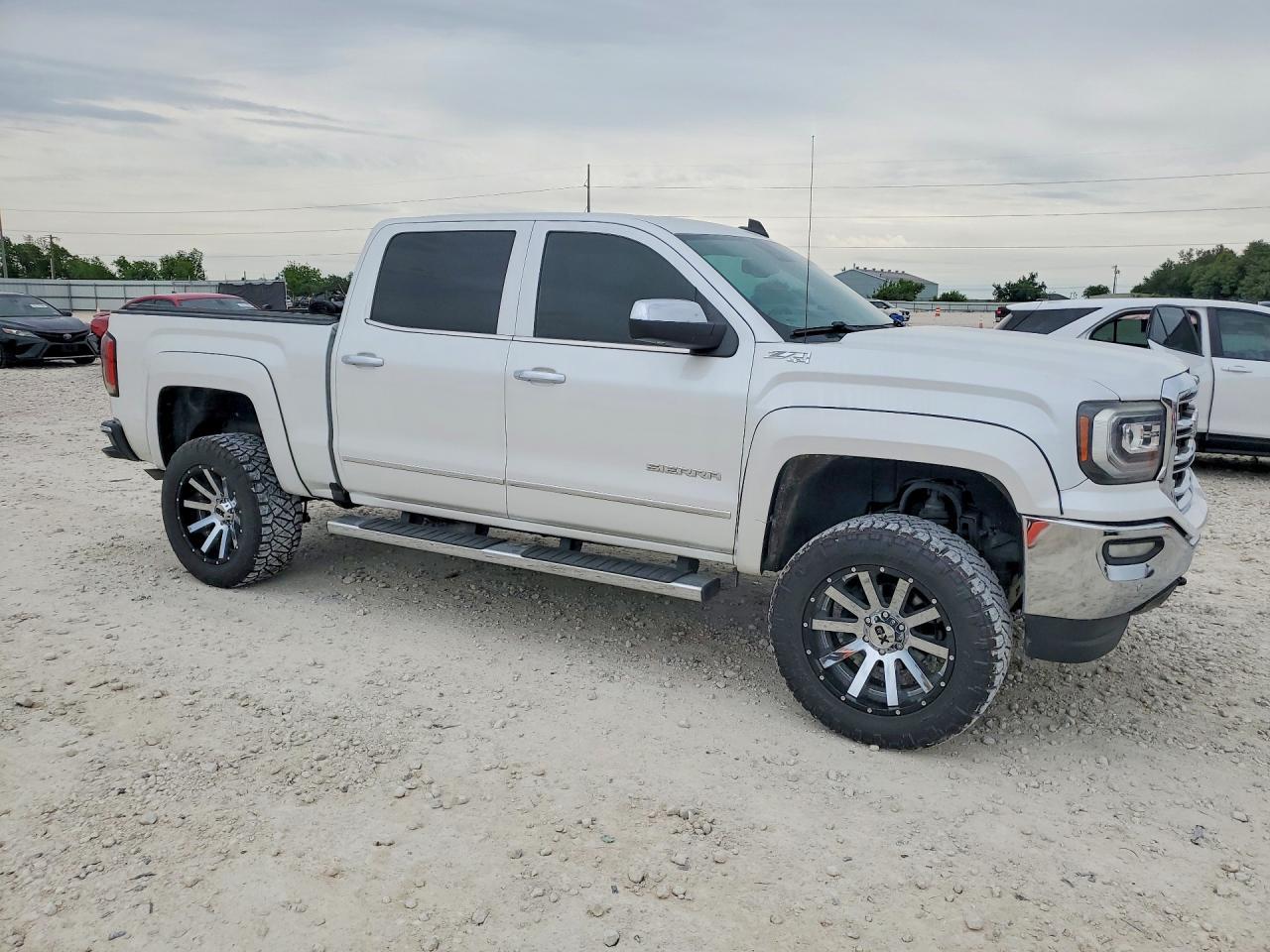 2018 GMC Sierra K1500 Slt - Image 4
