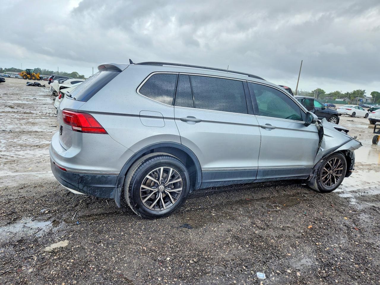 2020 Volkswagen Tiguan Se - Фото 3