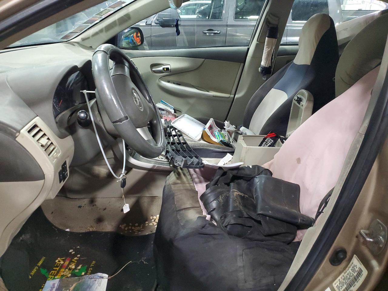 2010 Toyota Corolla Le - Фото 7