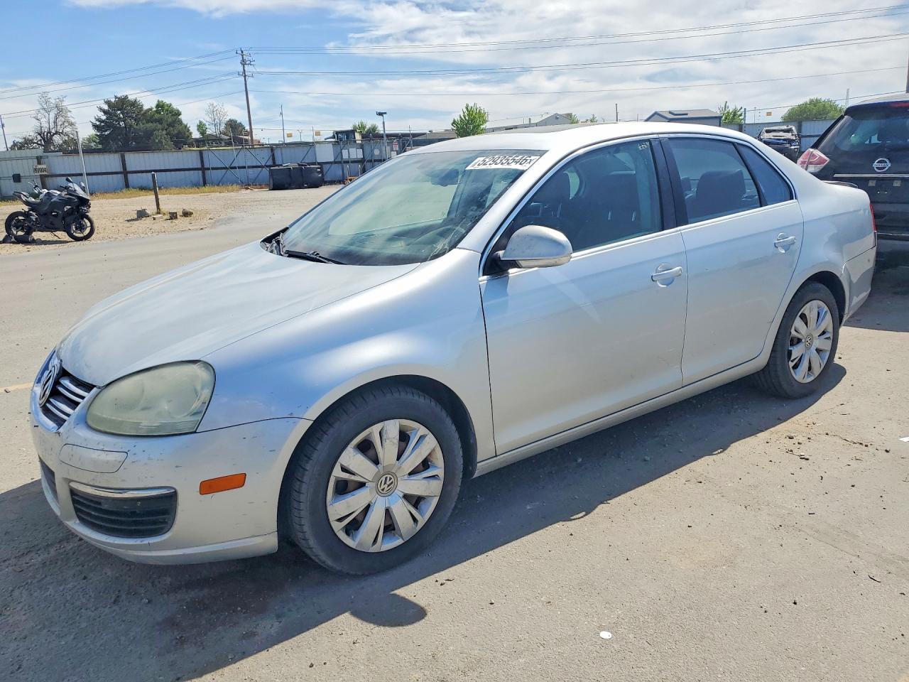 2005 Volkswagen New Jetta 2.5L Option Package 1