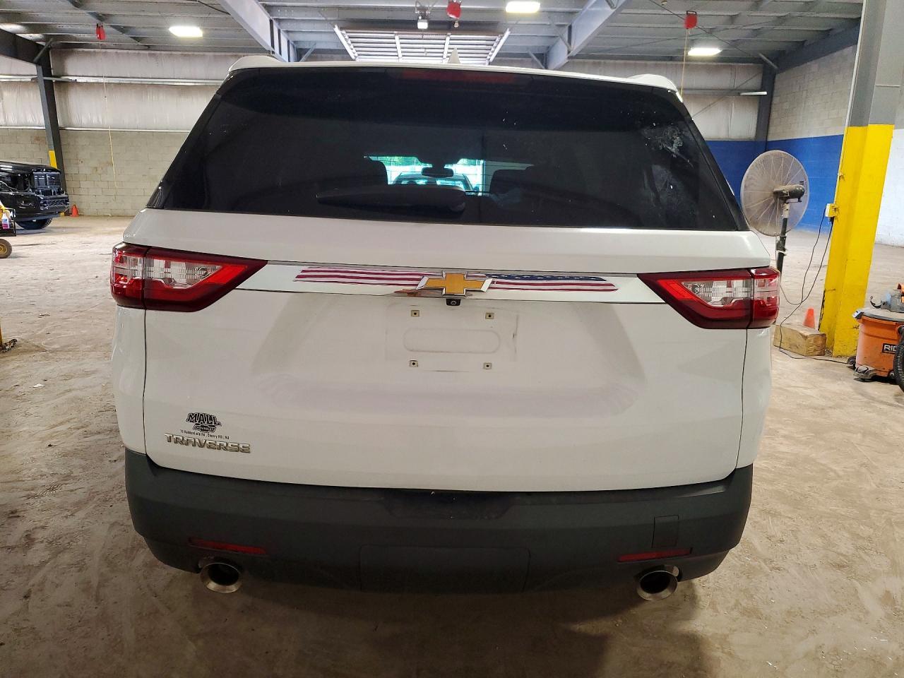 2020 Chevrolet Traverse Ls - Фото 6