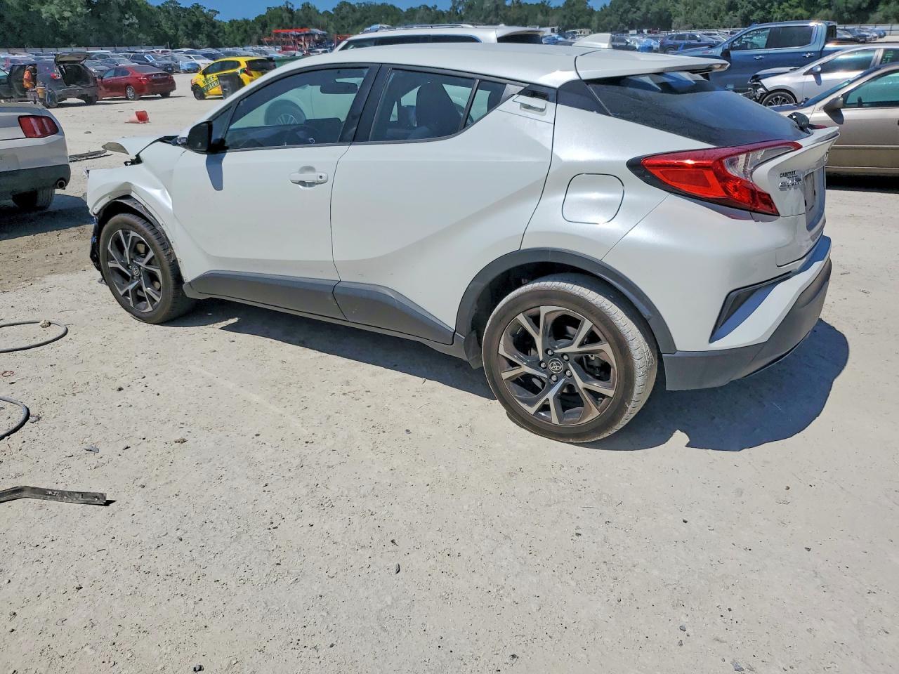 2020 Toyota C-Hr Xle - Фото 2