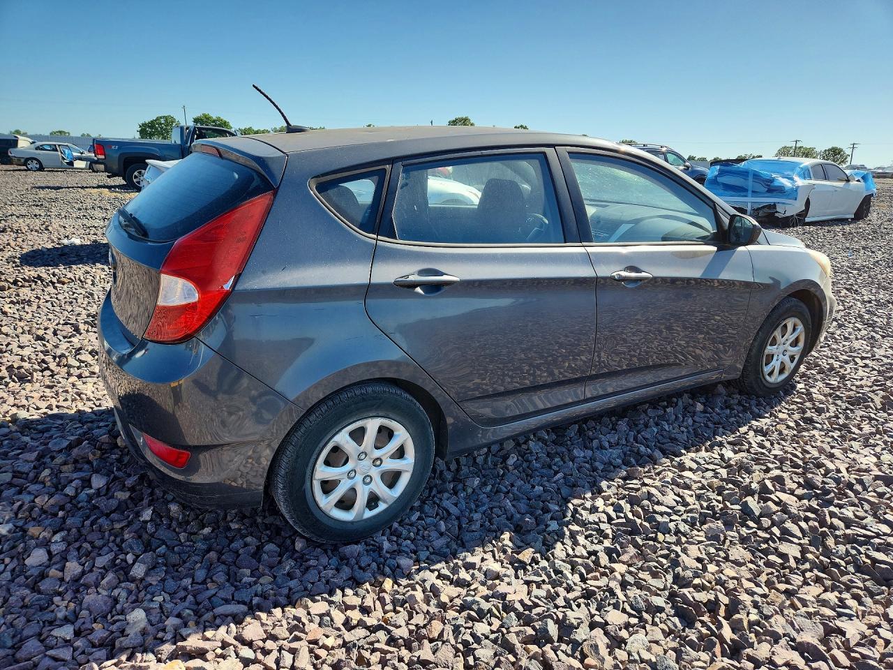 2012 Hyundai Accent Gs - Image 3