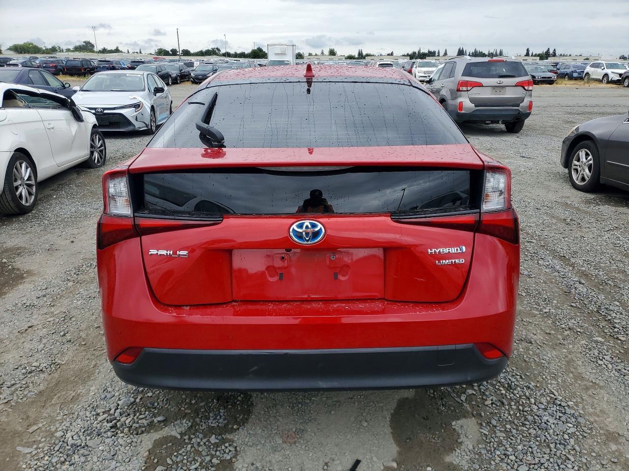 2020 Toyota Prius Limited - Image 6