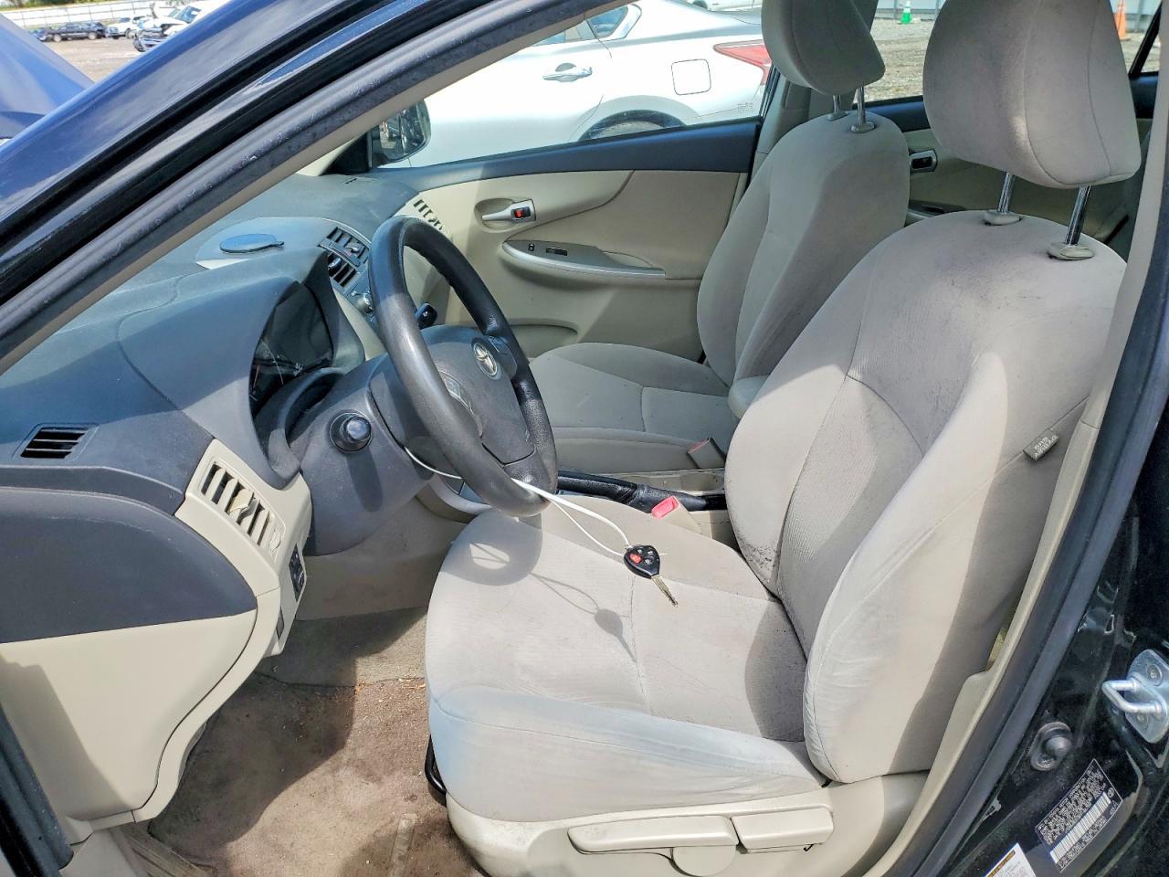 2011 Toyota Corolla Le - Image 7