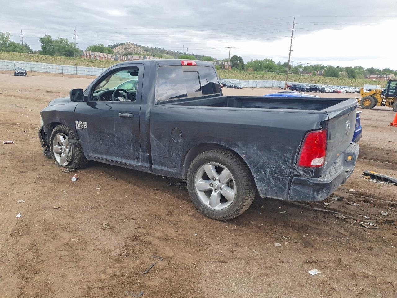 2019 Ram 1500 Classic Tradesman - Фото 2