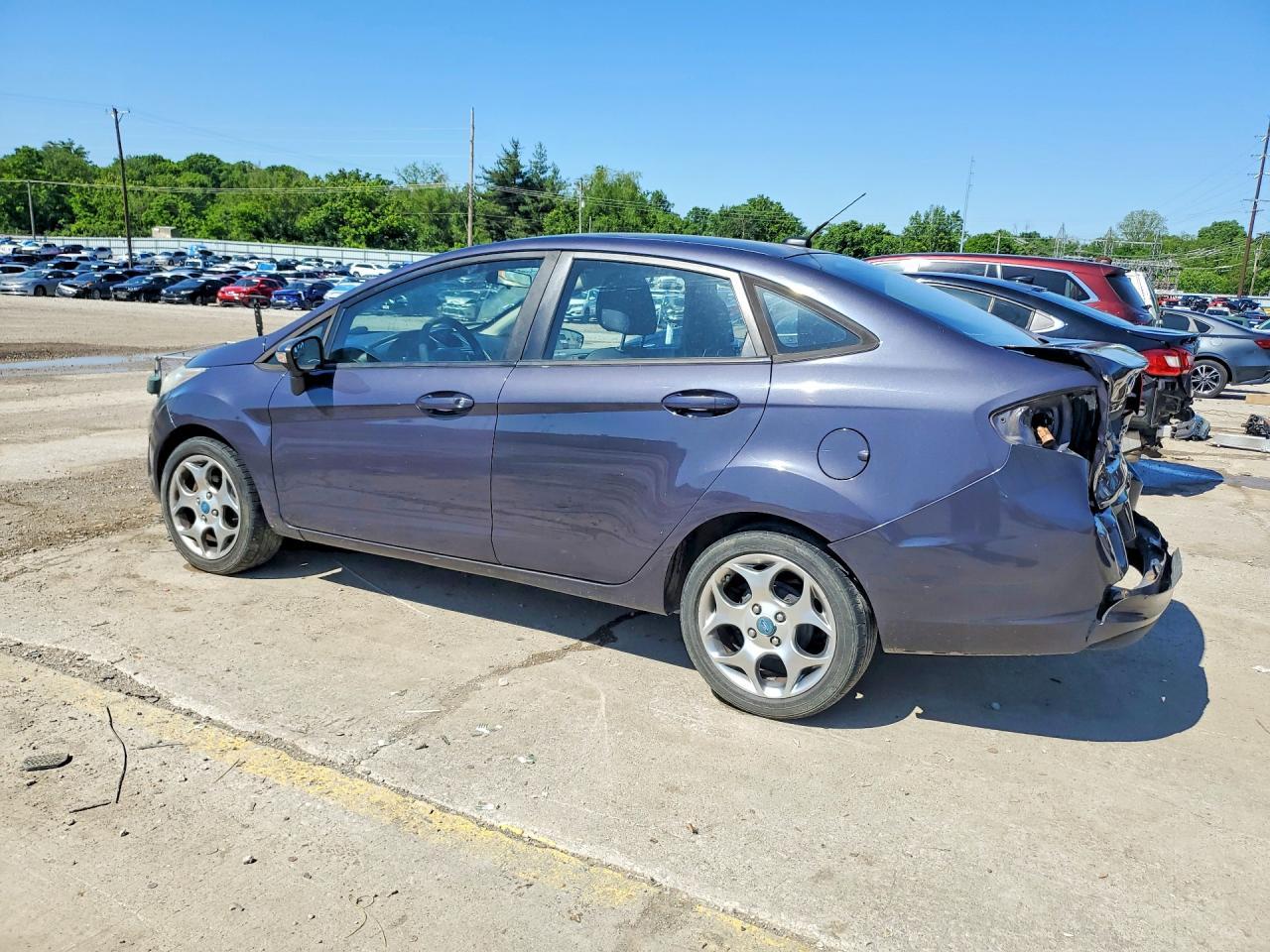 2013 Ford Fiesta Se - Image 2