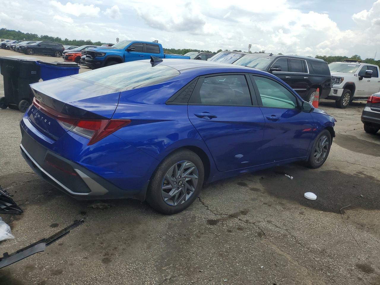2024 Hyundai Elantra Sel - Image 3