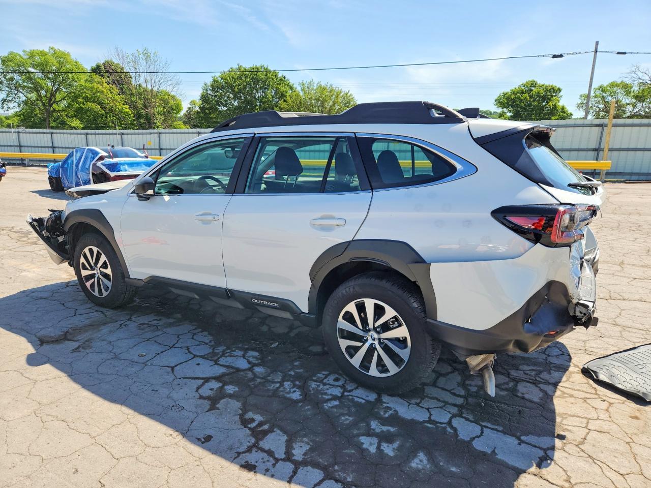 2025 Subaru Outback - Image 2