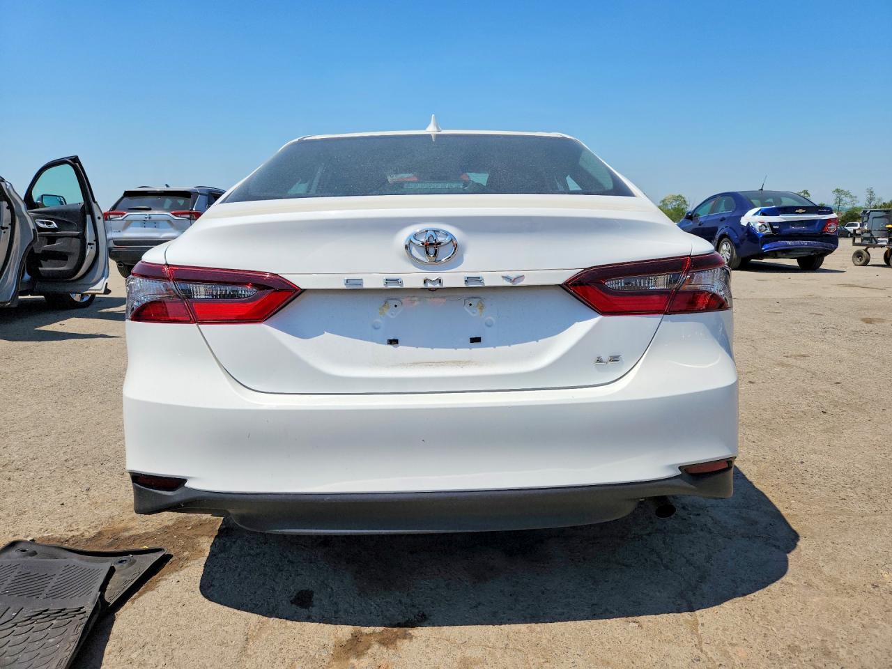 2023 Toyota Camry Le - Image 6