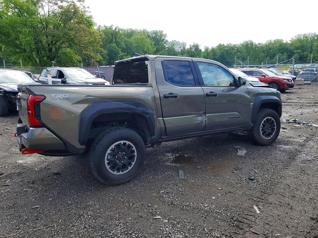 2025 Toyota Tacoma Trd Off-Road - Image 3