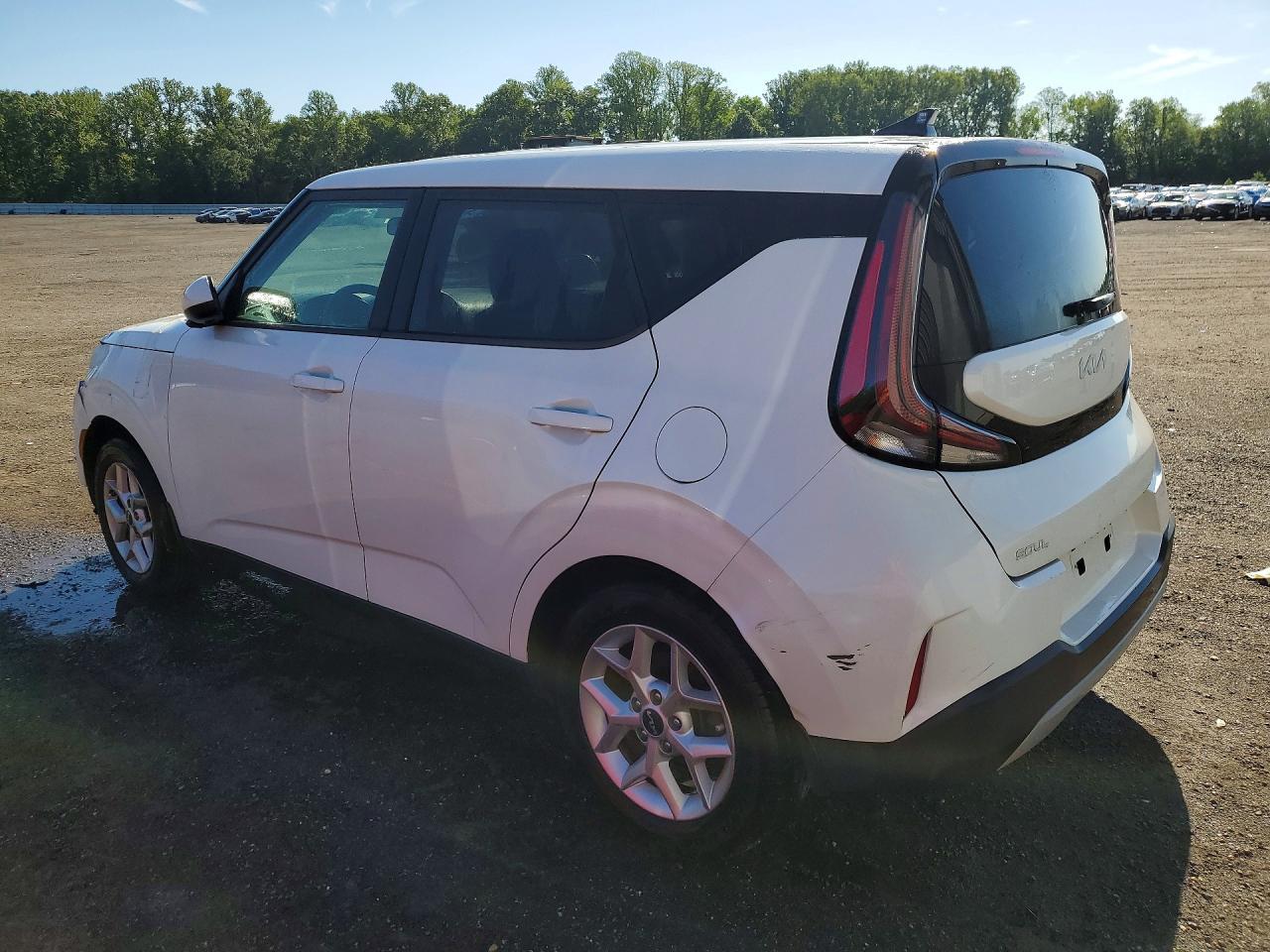 2023 Kia Soul Lx - Image 2