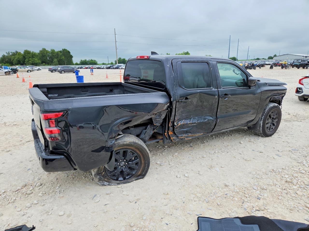 2023 Nissan Frontier Sv - Image 3