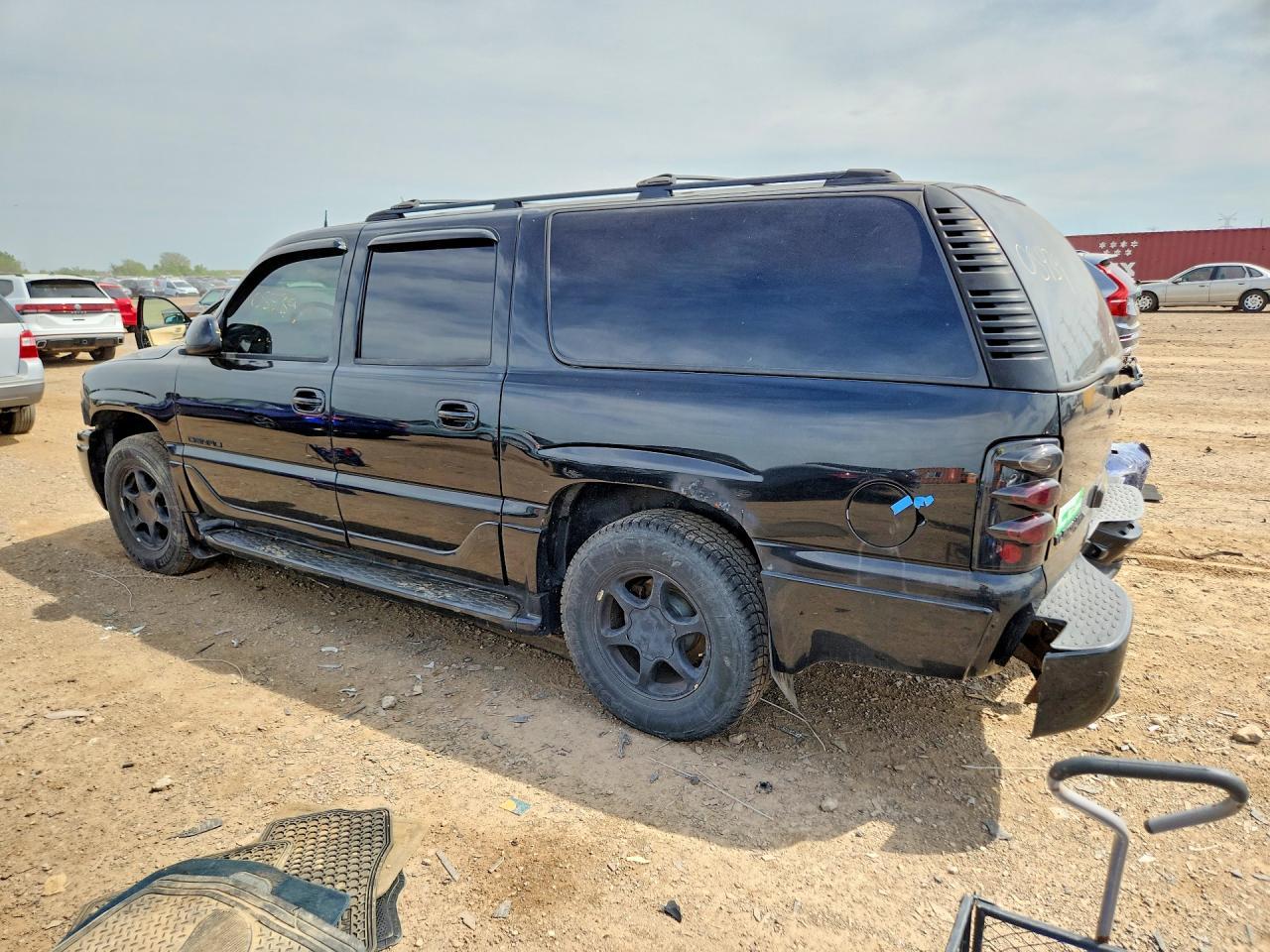 2005 GMC Yukon Xl Denali - Image 2