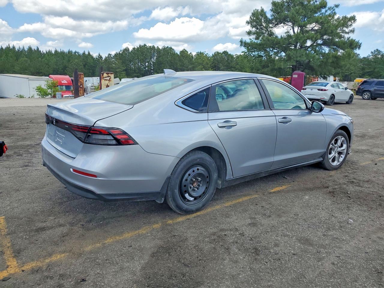 2025 Honda Accord Lx - Фото 3