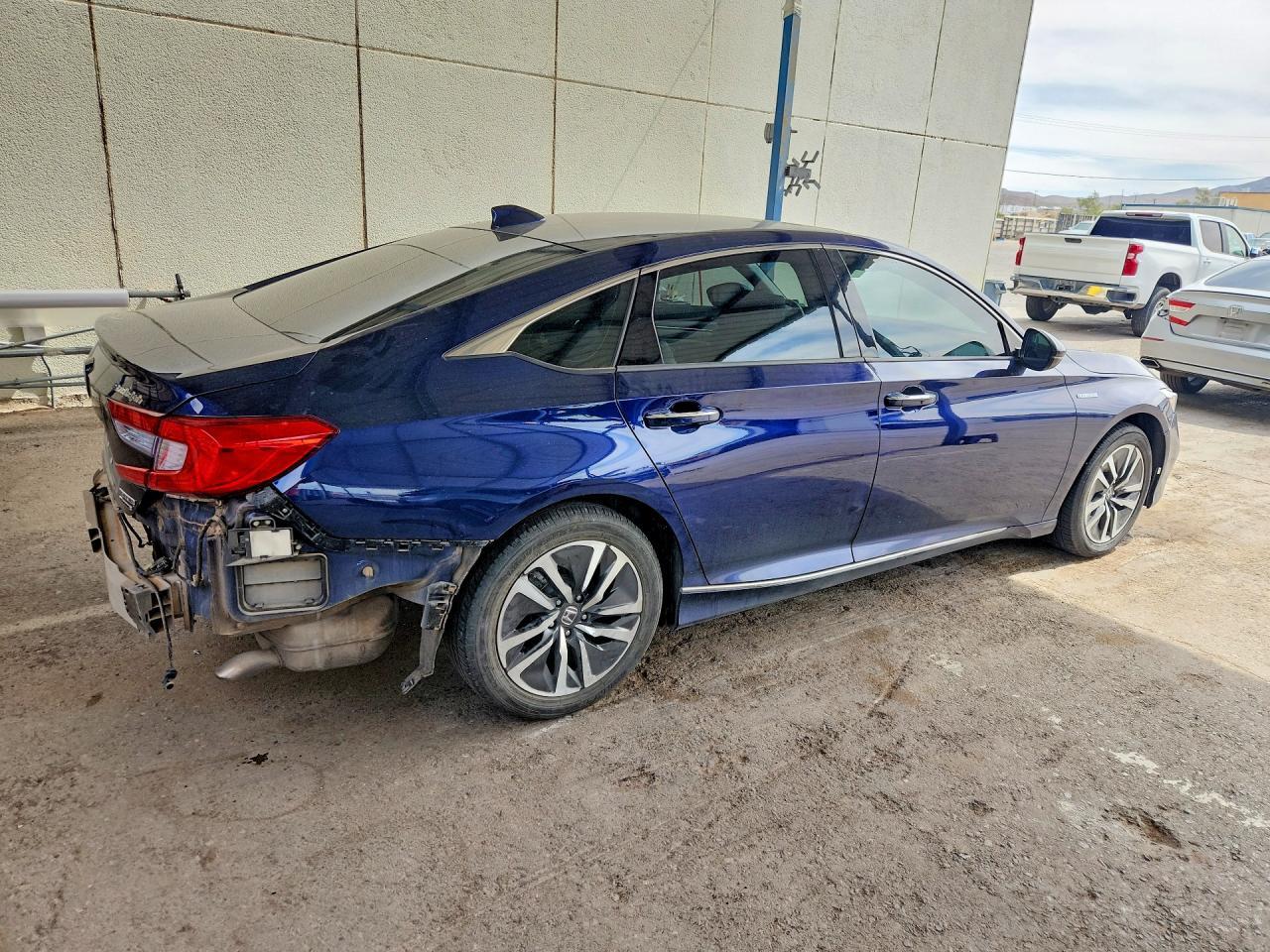 2020 Honda Accord Touring Hybrid - Image 3