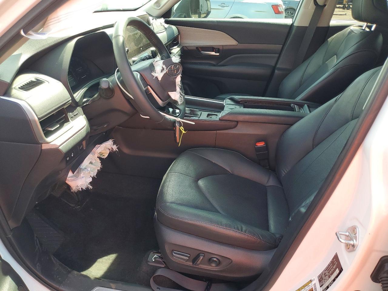 2024 Toyota Grand Highlander Limited - Image 7