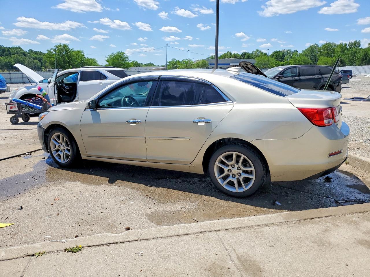 2015 Chevrolet Malibu 1Lt - Фото 2