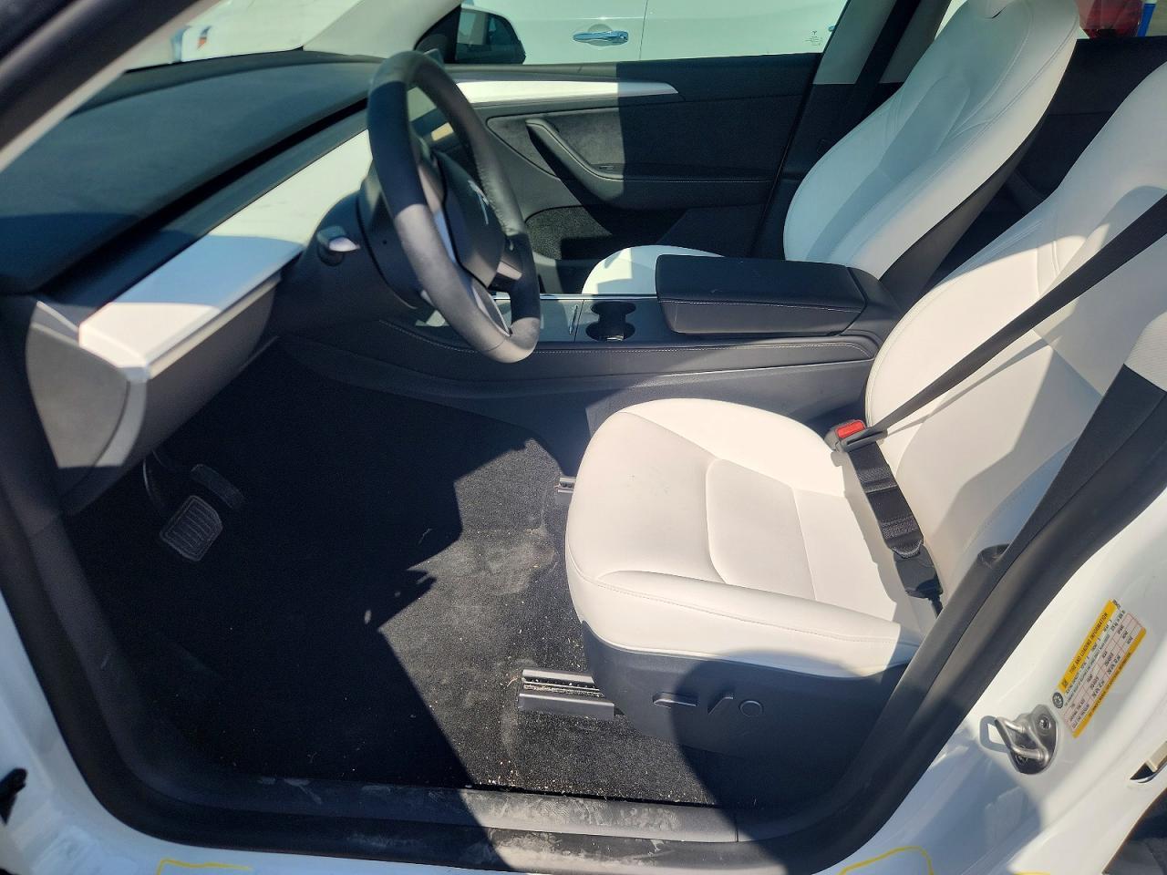 2023 Tesla Model Y - Image 7