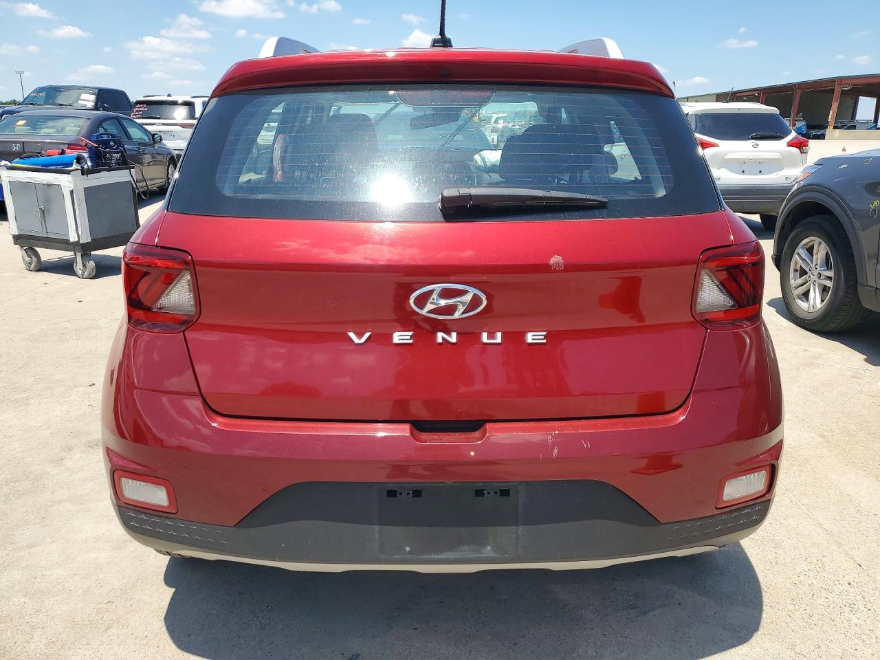 2024 Hyundai Venue Sel - Image 6