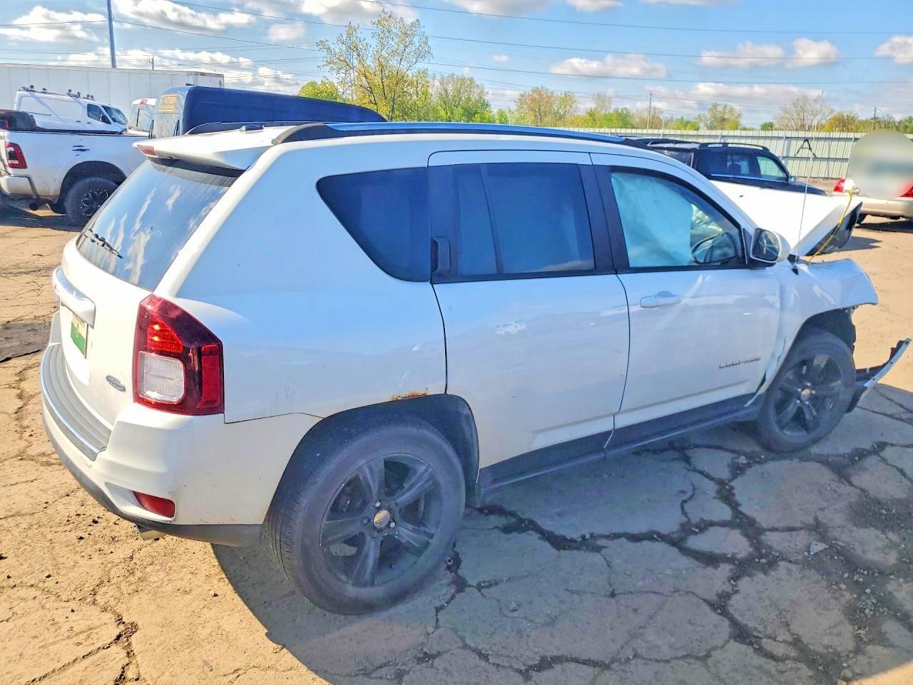 2016 Jeep Compass Latitude - Фото 3