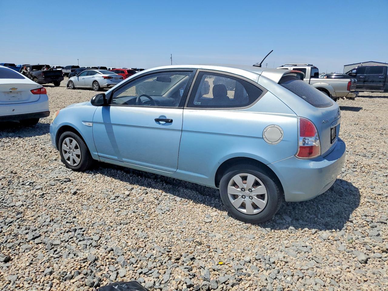 2009 Hyundai Accent Gs - Image 2