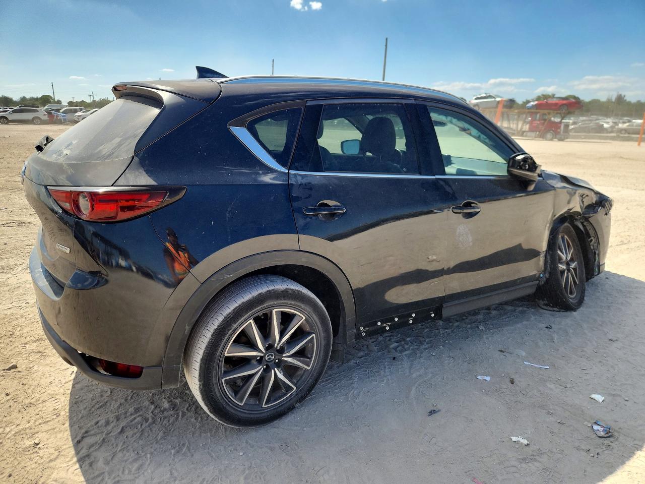 2017 Mazda Cx-5 Grand Touring - Image 3