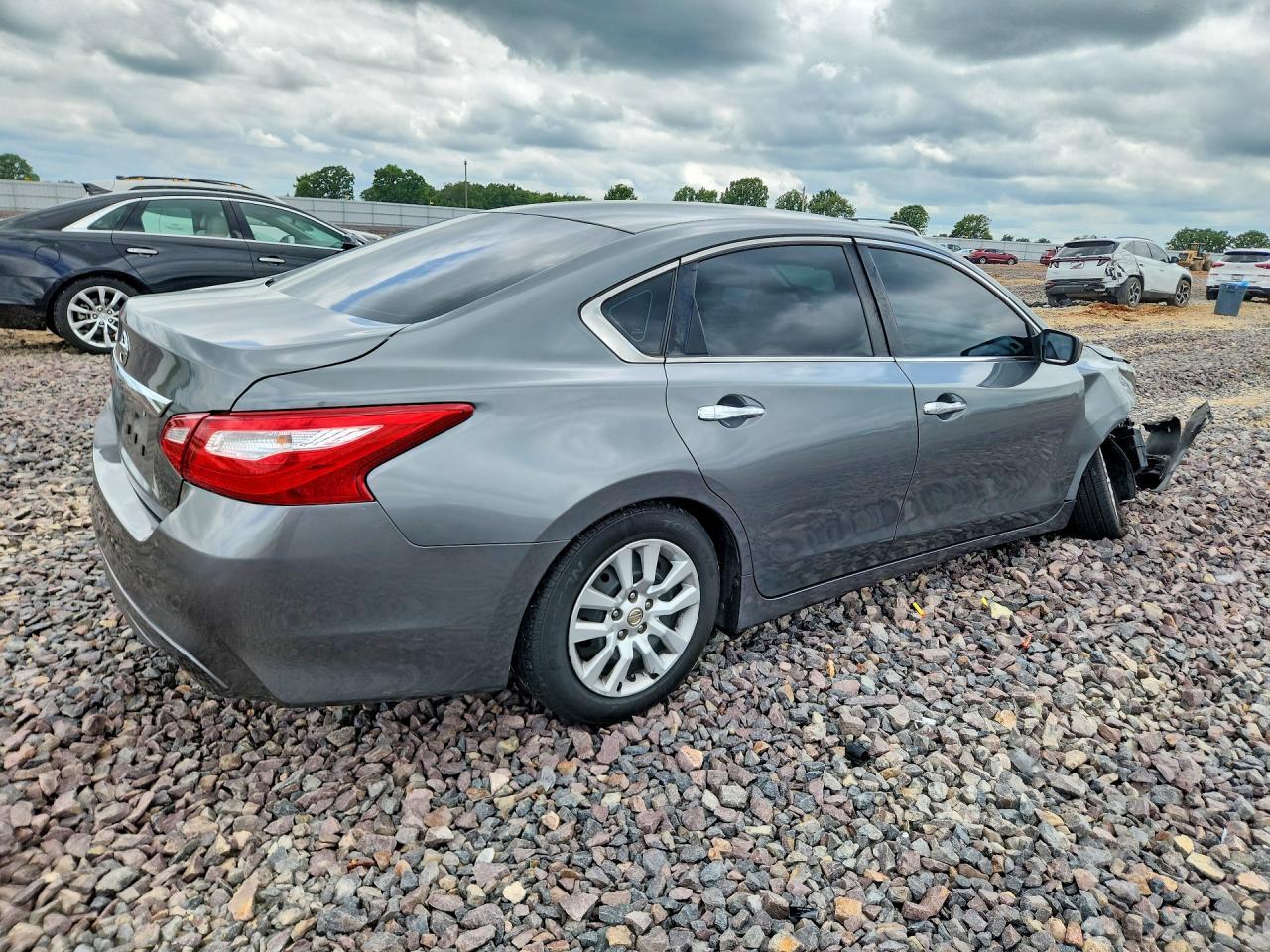 2016 Nissan Altima 2.5 S - Image 3